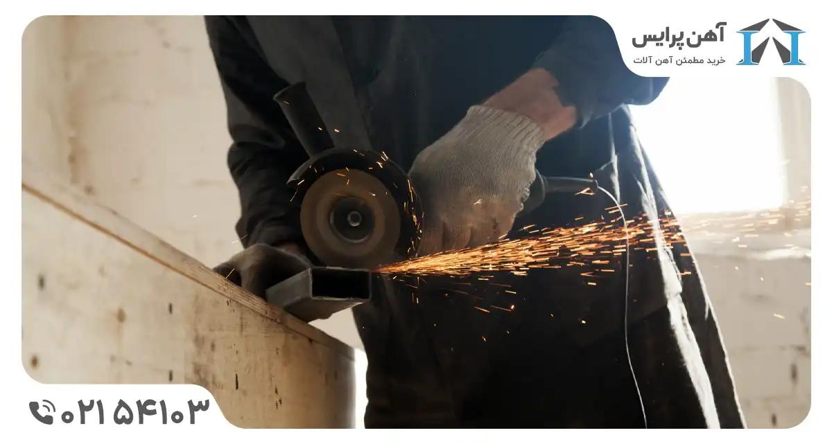 برشکاری آهن الات با سنگ فرز